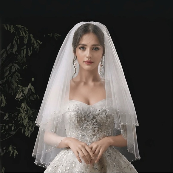 Elegant White Bridal Veil